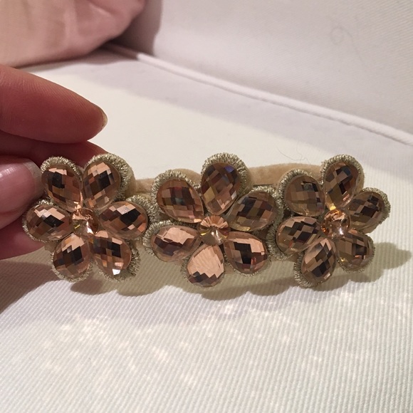 ✨3/15✨ NW Johnny Loves Rosie Crystal Barrette SFH - Picture 1 of 8